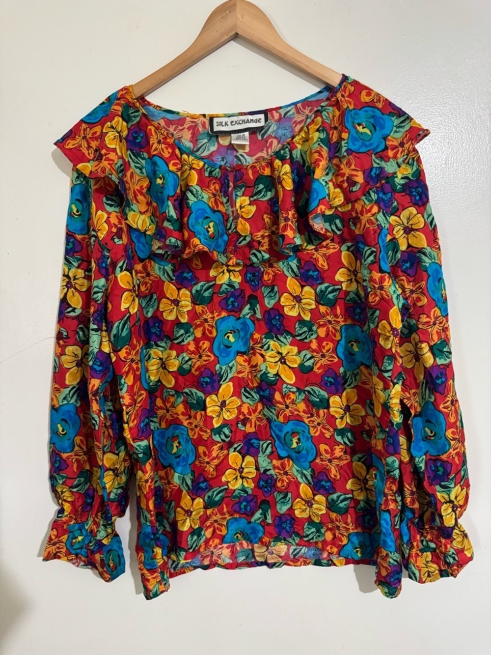 Silk Exchange colorful floral blouse Medium long sleeve